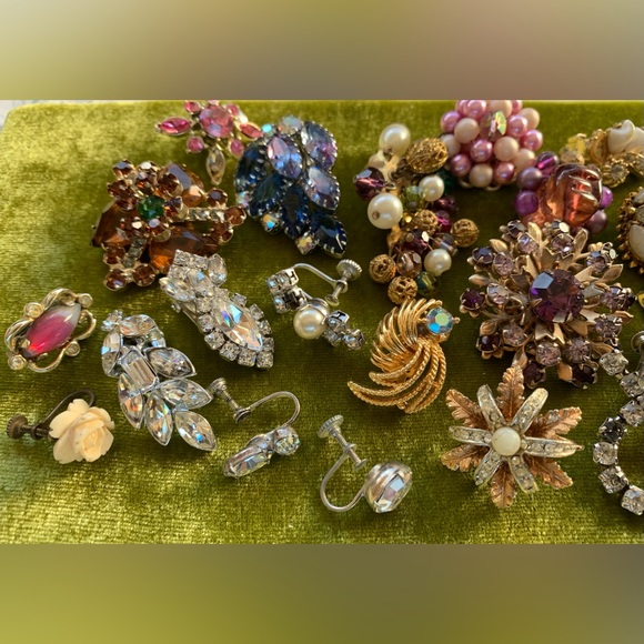 Parcel of Vintage Misfit Unmarked Marked Earrings Costume Jewelry Repair 27 - Picture 5 of 8